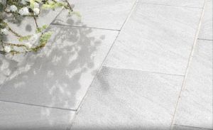 White Quartzite 16X24 3CM Flamed Paver