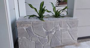 Random Natural Stone Flagstone - Silver Travertine